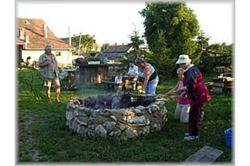 Унгария Privát Nagytótfalu, Екстериор